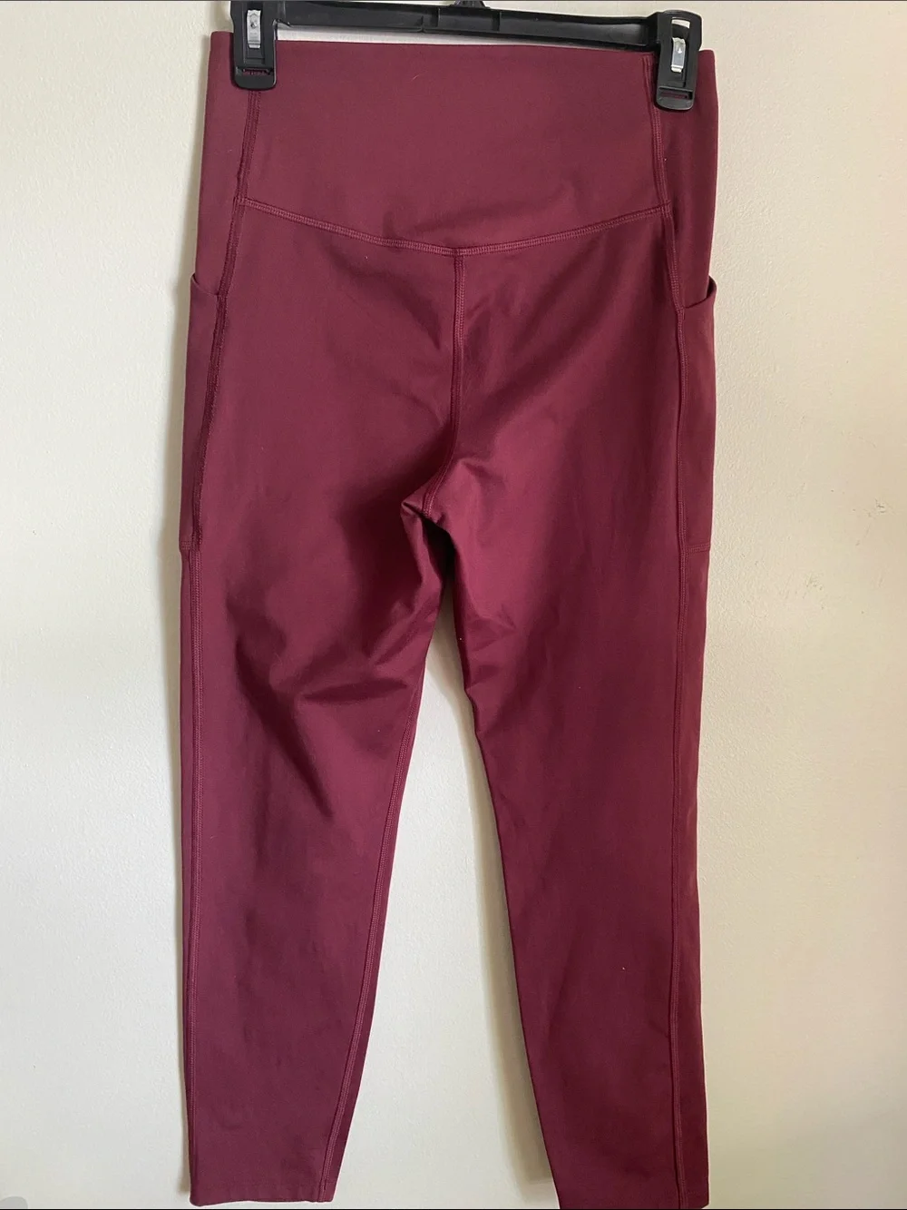 girlfriend collective high rise athletic leggings in Burgundy Wine - Picture 7 of 7